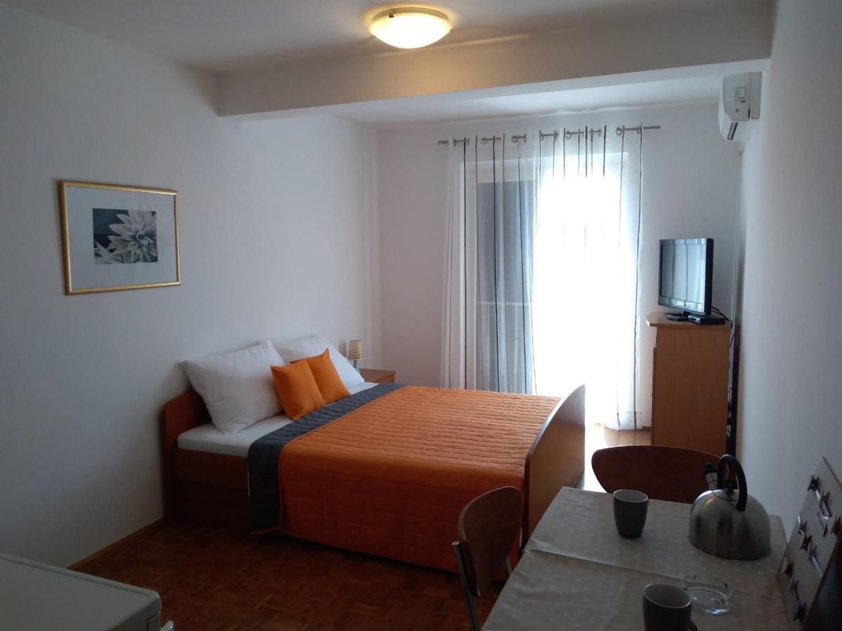 Apartments Davor 비오그라드나모루 외부 사진